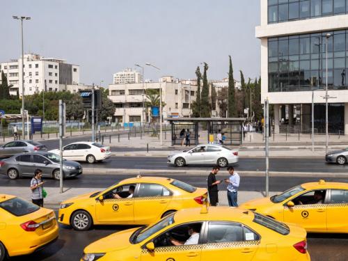 הזמנת מונית בישראל: מה מותר, מתי אפשר לנסוע וכמה זה אמור לעלות