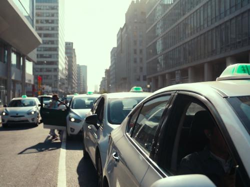 כניסת Uber לשווקים חדשים מעוררת ויכוח: האם הנהגים באמת מרוויחים?