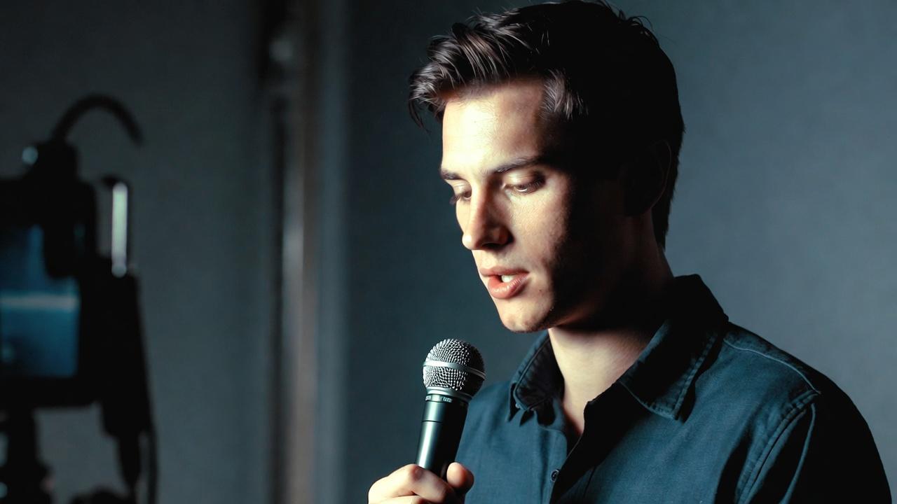 קולות מהשוליים: למה ראיונות אישיים משנים את השיח הציבורי